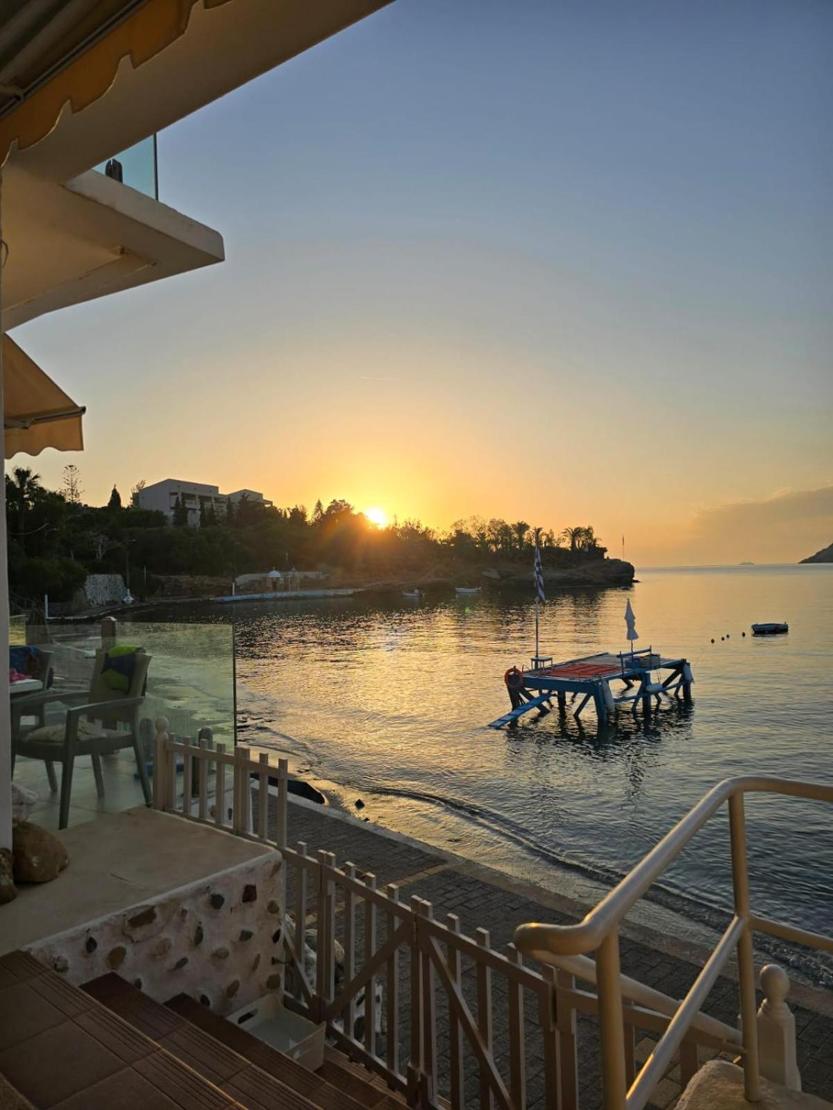 Komissa΄s Beach House Agia Pelagia Zewnętrze zdjęcie